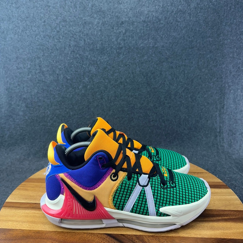 Nike LeBron Witness VII Sneakers Men's Size 9 Multicolor Basketball DM1123-501
